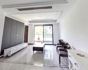 出行方便 次新房 近地铁 停车方便 商圈成熟 双卫生间