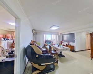 惠新西街,东北向三居,满五