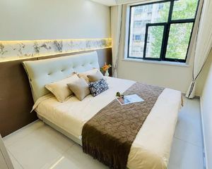 二十六中 大社区步梯房3楼精装小三室拎包入住