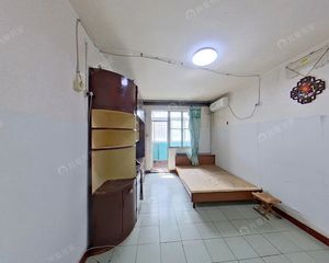 三源里带电梯一居室 朝南向 出门地铁12/10号线三元桥