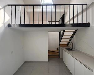 什刹海 新街口东街 西海南沿 精装内二层 适合居住 两证齐全