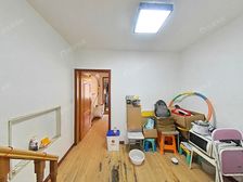 4楼边套全明,带阁楼,不靠马路,近8/13号成山站,诚售好谈