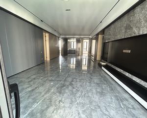 明湖悦府5室2厅2卫南朝向1050.0万元/套出售