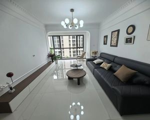 双阳台落地窗精装修三室H户型小区环境优美物业好质量好