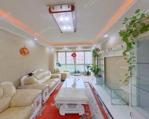户型方正,中间3楼,楼间距35米没遮挡