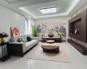 军校广场东风公园附近 豪华家装 品牌家私 豪华子母门