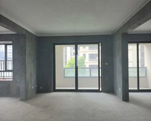 湖畔樾山4室2厅2卫南朝向129.0万元/套出售
