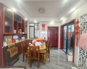 恒厚东城阳光4室2厅2卫南朝向220.0万元/套出售