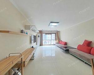 新上浪漫首城 随时看房南北两居 客厅南北通透