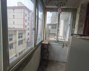 新马路3室1厅1卫南朝向130.0万元/套出售