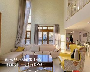 龙湾别墅二期独栋 好户型 采光好 南入户东临绿地 地暖