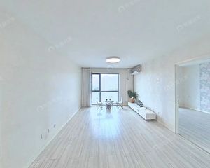 东四环 地铁3号线石佛营 酷特区低总价观景两居 满五年采光好