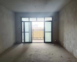 广西纺织工业学校宿舍诚心出售