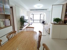 万科城南区 4房2厅153万