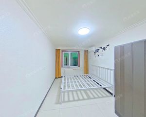 方南家园一期1室1厅东西