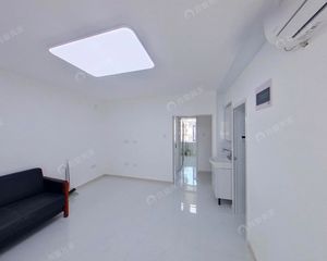 万泉原!小南庄1号楼顶层南北两居 急售 看房方便 不临街