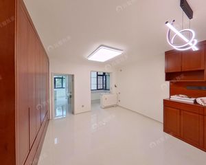 《本周新上 豪华装修》低楼层可做3居 临地铁8号线 随时看房