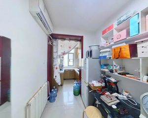 4/12号线 电梯房 紧邻地铁 闹中取静 随时交易