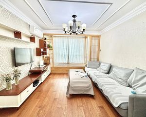 新上 朝阳太阳宫精装两居 满五 南西朝向 家具家电齐全