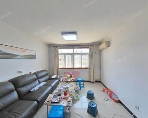 近地铁 南北两居 落地窗 随时看房 不临街 采光好
