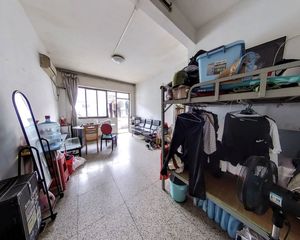 本人经营租房 卖房 租铺等业务 有各种关于房产欢迎联系咨询