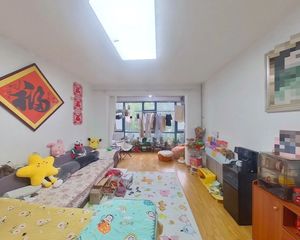 【使用面积约210平】北三区一层下跃 商满五仅契税
