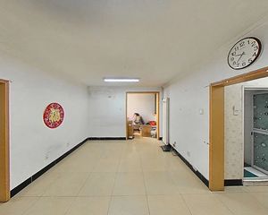 地铁口 东南向【明厨明卫】【把边】两居室 满五 有车位