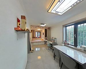繁华地段精装两居中间层聪慧里