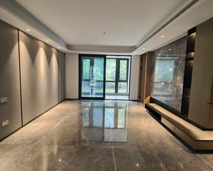 江山万里琅峰4室2厅2卫南朝向530.0万元/套出售