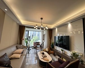 世茂璀璨万境3室2厅2卫南朝向270.0万元/套出售