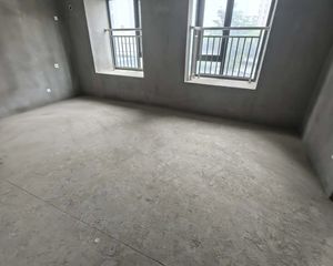 雅上云境3室1厅1卫南朝向90.0万元/套出售