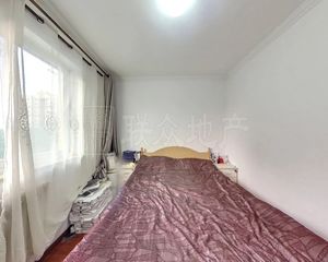 交易有保单,买房不收钱,店长力荐,首座御园必卖好房,看房方便