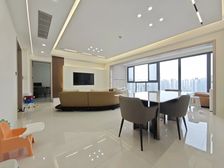 精装修业主诚心诚心出售() 天空云镜) 四房 朝向不错