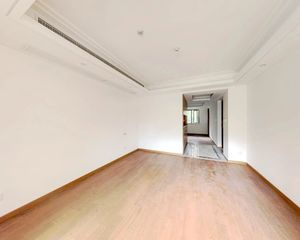 房子交付标准,全新房屋,未入住过,诚心急售,有钥匙