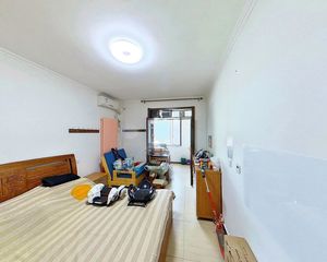 南北通透 低楼层 有电梯 有三个阳台 满五年