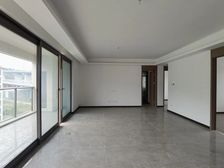 业主急售!中央公园 保利精装洋房 横厅大四房 小区中庭 ①外