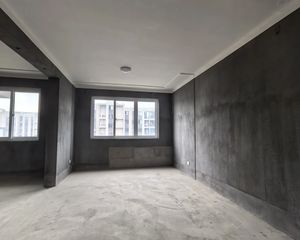 新兴岚湾小区2室2厅1卫南朝向95.0万元/套出售