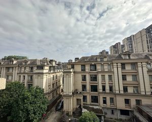 绿地悦城稀缺上叠, 临地铁 书包外国语,单位房,群体纯粹
