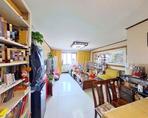 玉泉营!天坛医院旁!万年花城三期!南北通透三居室!