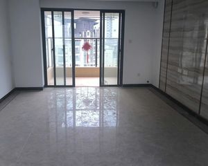 五象东 民中旁 启迪亮 4房2厅2卫 精装修 南北通透