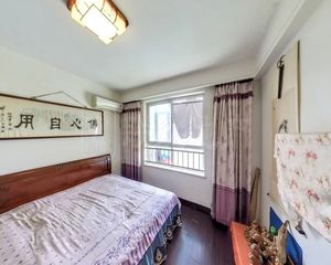 交易有保单,买房不收钱,店长力荐,首座御园必卖好房,看房方便