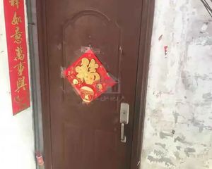 华西路粮食局宿舍2房1厅40万