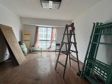 汇东郦城3房2厅135万