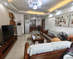丽园小区 4房2厅166万