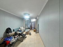 内环内,精装修底楼一室户,送12平天井 实顶房间