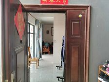 昌泰水立方5房2厅精装98万