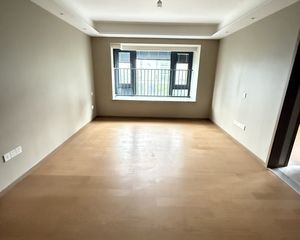 云潮中心3室2厅2卫南朝向268.0万元/套出售
