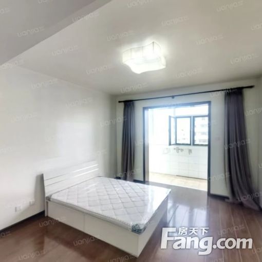  �������ϱ�ͨ͸һ���� ��װ���Ҿ�2300Ԫ/�� 