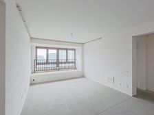 博小24中 南广场九洲玺 4室2厅 毛坯 好楼层单价低