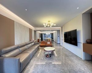 万科城北区 5房2厅330万